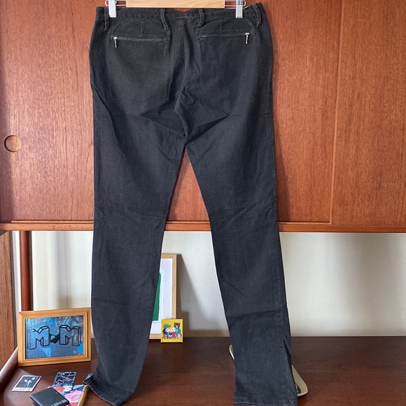 Silence and Noise plaid pants with zippered back and front pockets. - Picture 5 of 9